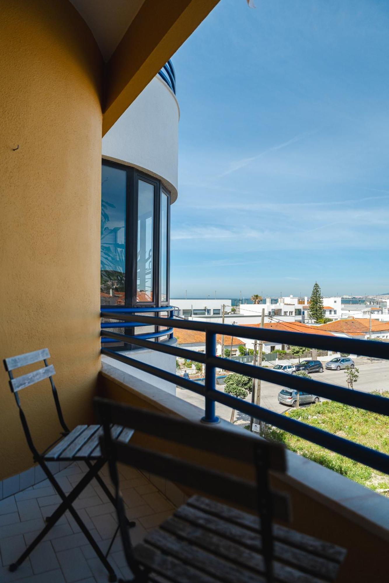 Sea View & Sundown, 150M From The Beach And Surf Spots Costa da Caparica Esterno foto
