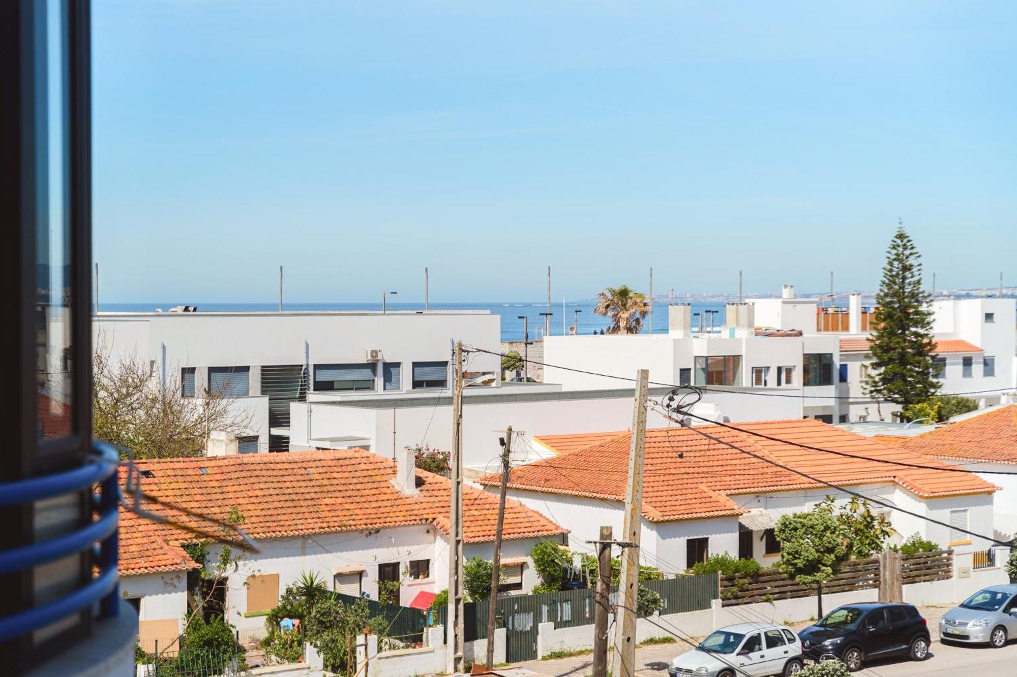 Sea View & Sundown, 150M From The Beach And Surf Spots Costa da Caparica Esterno foto